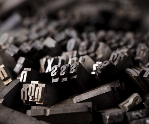 metallic-typesetting-letters